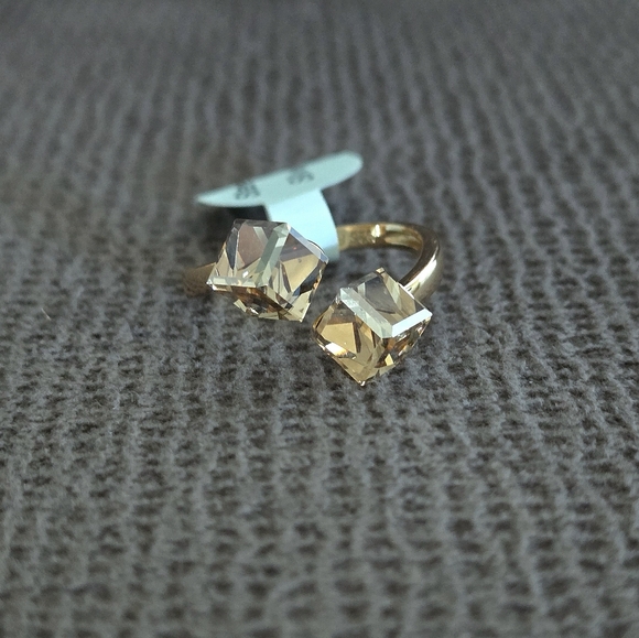 bleu💙 sage Champagne🍾 Colored Cube🧊 Crystals💎 Bypass Ring - NWT - Picture 10 of 14